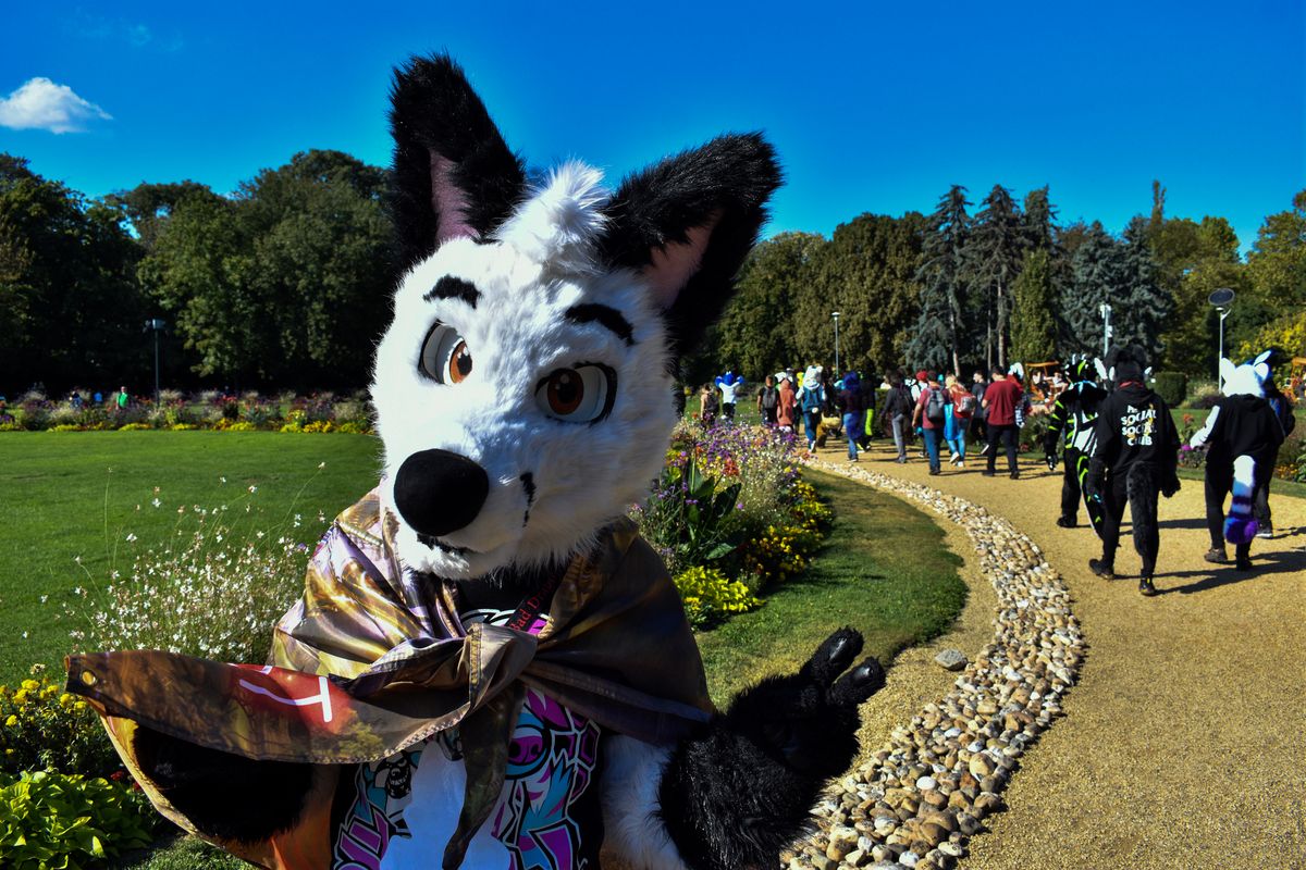 Suitwalk 09