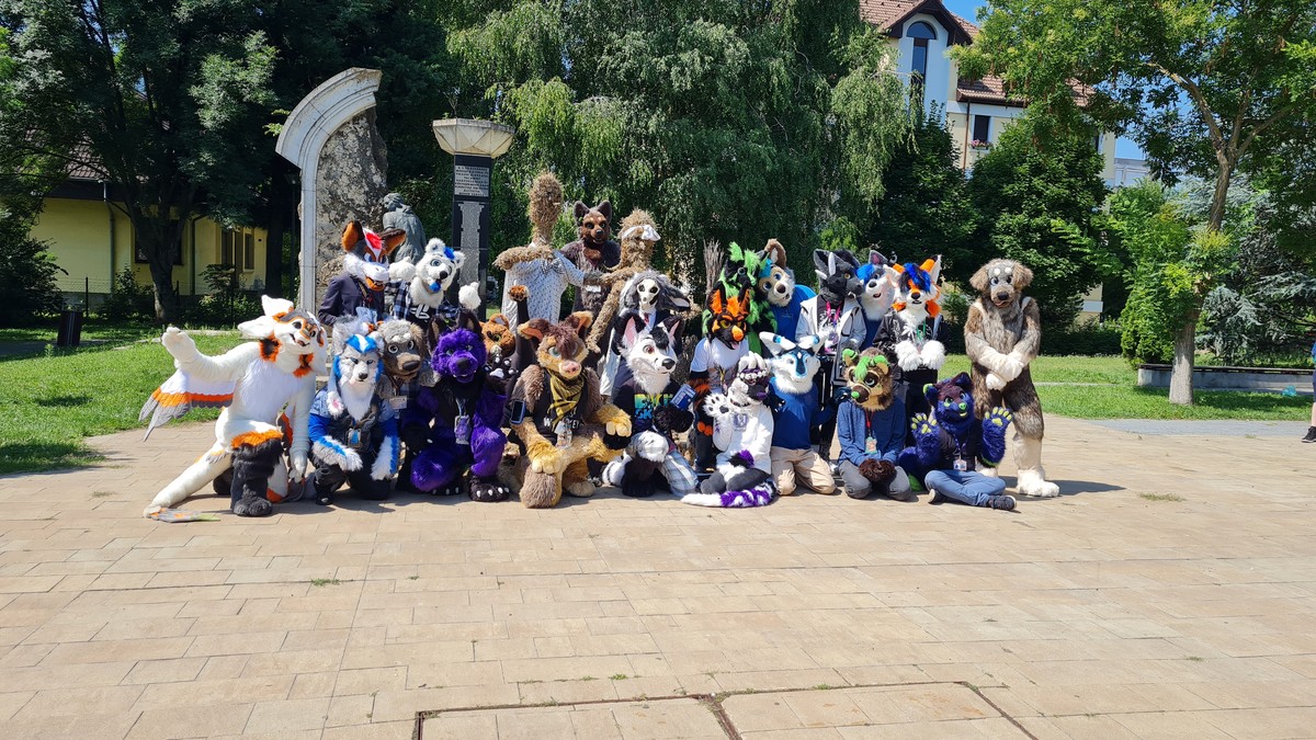 Summer Furs 02
