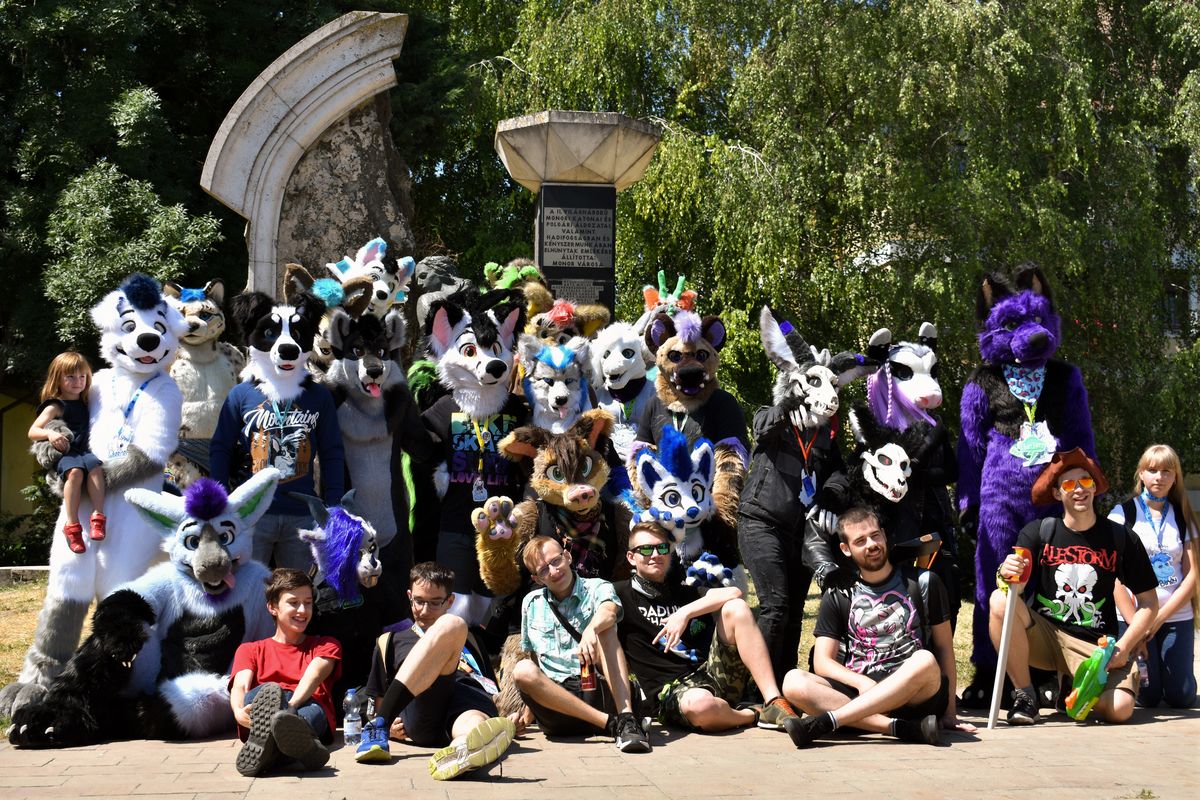 Summer Furs 02